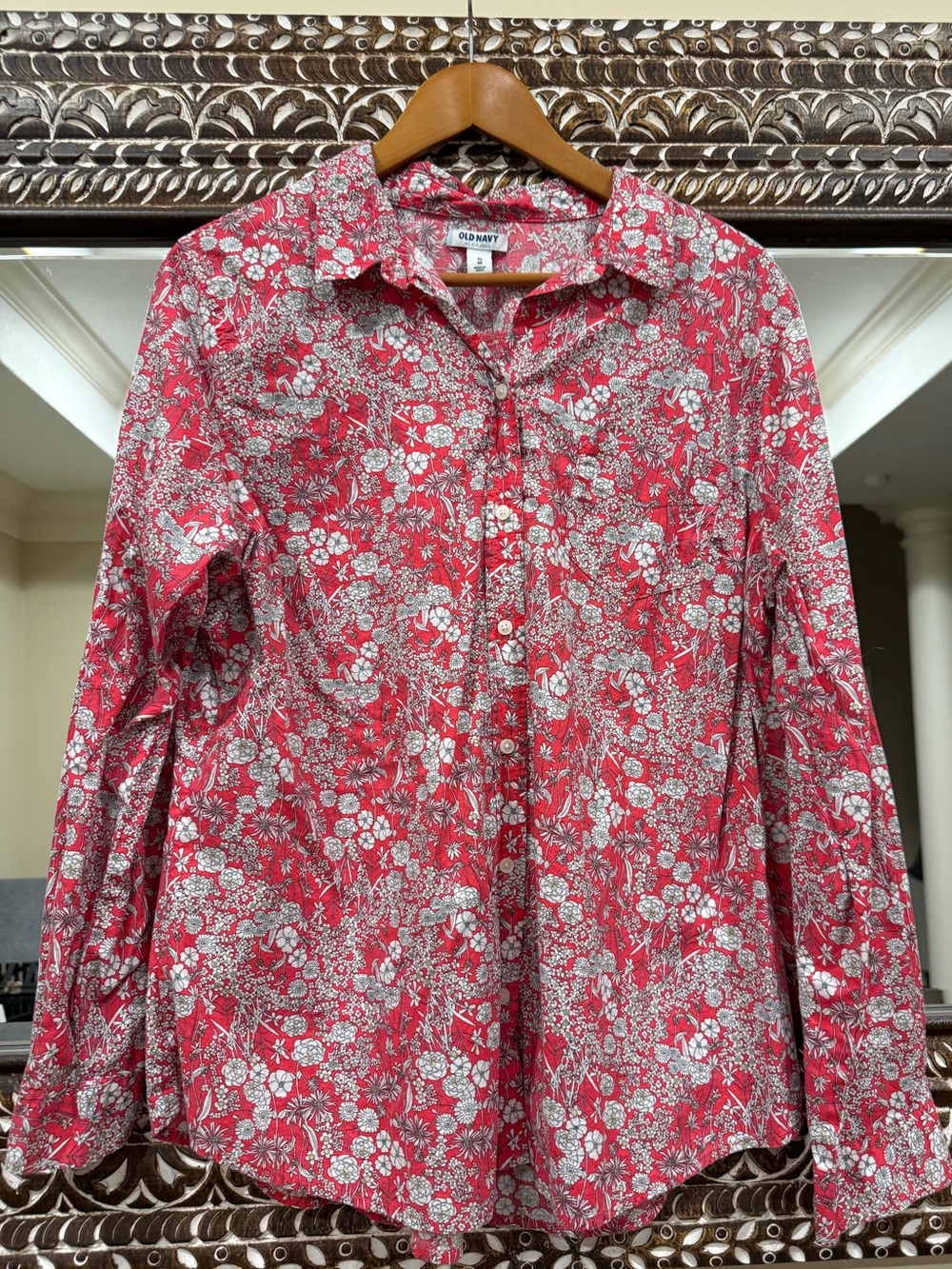 Old Navy Red Floral Button-Up Shirt for Women